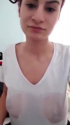 Turkish Girl With Huge Tits Wets Her Shirt - Turkey on girlsporntube.one