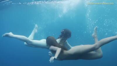 Girls On Tenerife Underwater Lesbians - Russia on girlsporntube.one