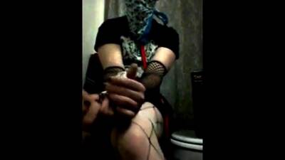 Self bondage for goth boy on girlsporntube.one