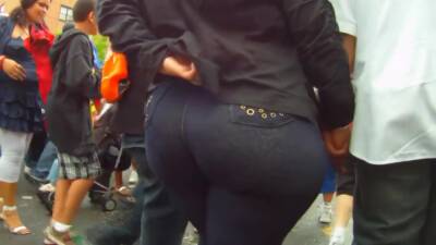 Big Fat Ass Milf At The Puerto Rican Festival In Tight Jeans - Puerto Rico on girlsporntube.one