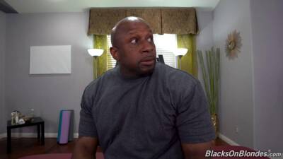 Deep anal with a black man drives the wife crazy on girlsporntube.one