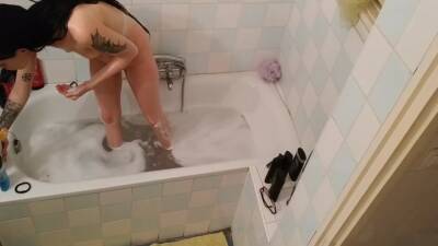 Daddy Put Hidden Cam In A Slim Teen Girls Bathroom Pt1 Hd on girlsporntube.one