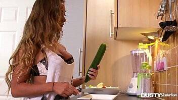 Busty seduction in kitchen makes Amanda Rendall fill her pink with veggies on girlsporntube.one