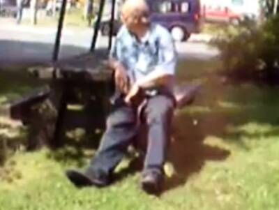 Old Man Jerks In The Park on girlsporntube.one