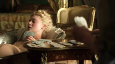 Elle Fanning tits in nude and sex scenes on girlsporntube.one