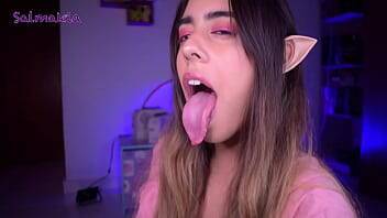 Long tongue close up on girlsporntube.one