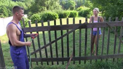 Skinny hon spreads wife for the neighbor in scenes of outdoor amateu on girlsporntube.one