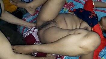 अकेले मे घर पर नौकरानी को पटाया और फिर on girlsporntube.one