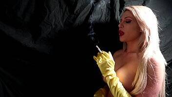 PREVIEW SMOKING FETISH GLOVE FETISH BLONDE SMOKER JESSIE LEE PIERCE on girlsporntube.one