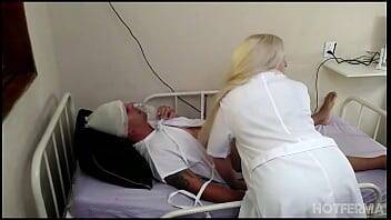 Enfermeira fode com um paciente no hospital das clínicas on girlsporntube.one