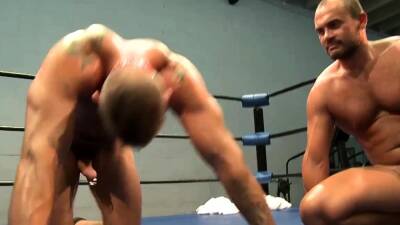 Hunky guy makes his boyfriend do pushups in the ring on girlsporntube.one