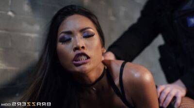 Asian beauty in fishnet tights gets properly fucked in the prison cell - Britain on girlsporntube.one