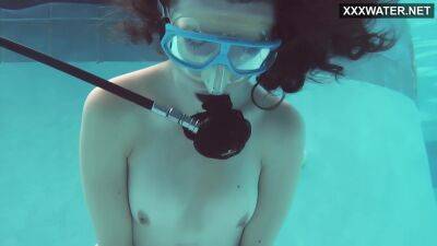 Hot Underwater Babe Emi The Mermaid on girlsporntube.one