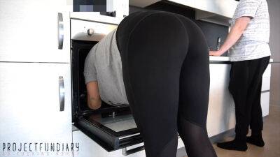 Girl in yoga leggings stuck in oven - projectsexdiary on girlsporntube.one