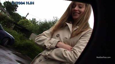 British Babe Outdoor Handjob - Britain on girlsporntube.one