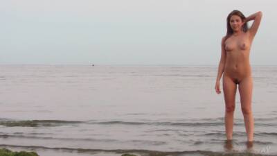 Posing Nude At Sea For The Amateur Camera - Foxy Salt on girlsporntube.one