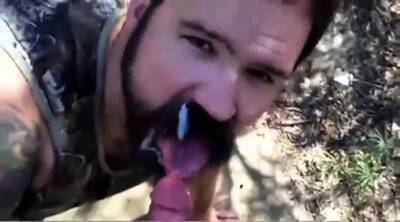 Daddy gives a facial in the woods on girlsporntube.one