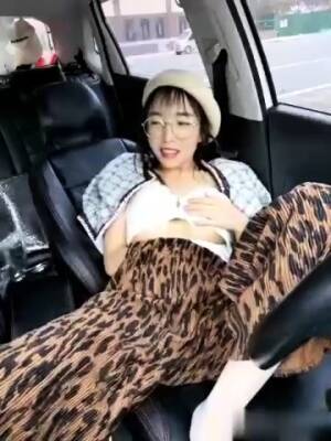 Chinese teen masturbating in her car outdoors in public 0099 - China on girlsporntube.one