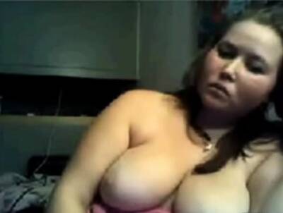 Chubby chick showing her tits on webcam on girlsporntube.one