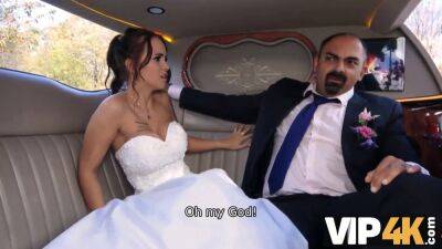 Random passerby scores luxurious bride in the wedding limo on girlsporntube.one