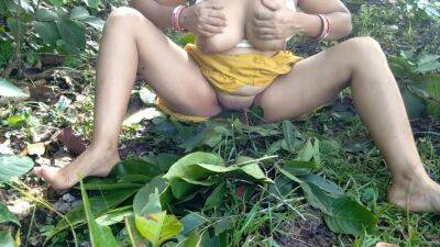 Indian Whore Outdoor Risky Public Sex In Field With Her Costumer - India on girlsporntube.one