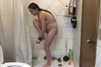 Thin Young In Shower From Okc on girlsporntube.one