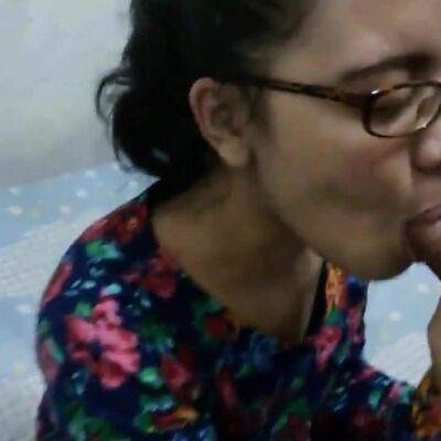 Indonesian nerdy girl blowjob and fuck - Indonesia on girlsporntube.one