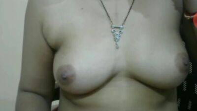 Desi Indian Girl Showing On Cam - India on girlsporntube.one