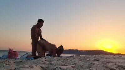 Romantic Sex On The Beach At Sunset on girlsporntube.one