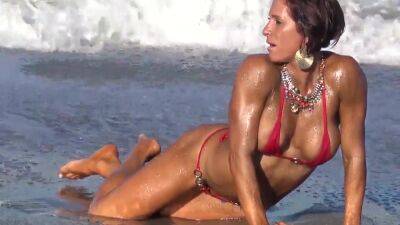 Tanned And Sultry Fitness Mom Toni Andra 4 - Usa on girlsporntube.one