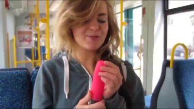 Coquine dans le tram on girlsporntube.one