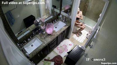 Ipcam American Girls Daily Routine In The Bathroom - Usa on girlsporntube.one