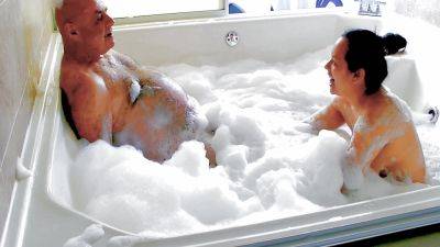 Hot Foamy Jacuzzi Sex With Garabas And Olpr on girlsporntube.one