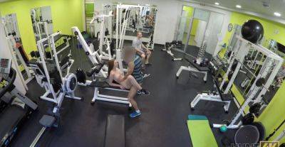 Fucked at the gym and filmed without knowing on girlsporntube.one