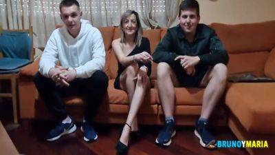 Bruno Y Maria - Queremos Fol Rnos A Maria! La Supermilf Cumple Los Deseos De Dos Jovenes Estudiantes 14 Min - Spain on girlsporntube.one