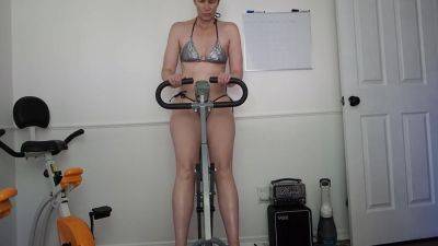 Aurora Willows Doing Leg Strengthening Today In A Sexy Hot Bikini - Usa on girlsporntube.one