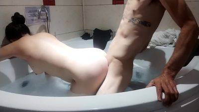 Hdjacuzzi - The Delicious Amanda Bee Gets Fucked Out And Underwater - Chile on girlsporntube.one