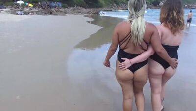 Two hot babes recognized us on the beach and asked for a free sample !!! Paty Butt - Melissa Alecxander - The Toro De Oro - Roberto Alecxander on girlsporntube.one