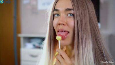 Teen babe can't decide what she likes more - a cumshot or a lollipop on girlsporntube.one