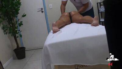 Masseur puts hidden camera to film him fucking her big ass client on girlsporntube.one