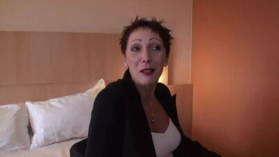 Carole, the cougar comes to celebrate her birthday with two cocks - France on girlsporntube.one