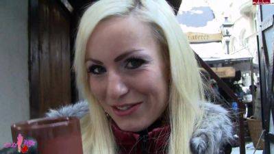 Amy Starr - Auf Weihnachtsmarkt Erkannt Und Vor Ort Gefi - Germany on girlsporntube.one