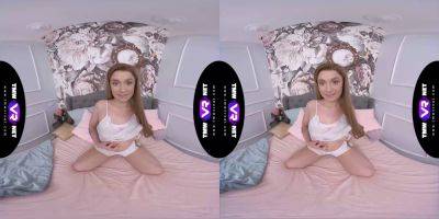 Anete Jordan's solo orgasm in virtual reality POV video - Czech Republic - Jordan on girlsporntube.one