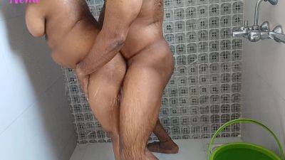 Indian Couple In Bathroom Early - Morning Sex - India on girlsporntube.one