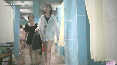 Chinese public bathroom.2 - China on girlsporntube.one