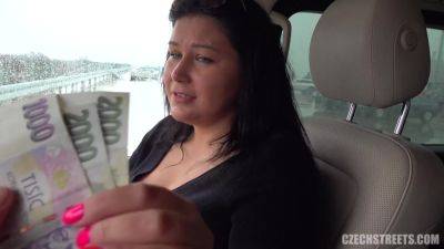 Married slut gives her holes to a stranger right in his car! Public Anal on girlsporntube.one