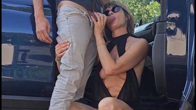 Karine suce et se fait baiser dans la voiture - France on girlsporntube.one