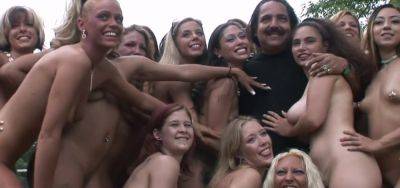 Ron Jeremy And A Bunch Of Girls on girlsporntube.one