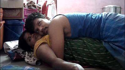 Indian House Wife Hot Kissing In Husband - India on girlsporntube.one