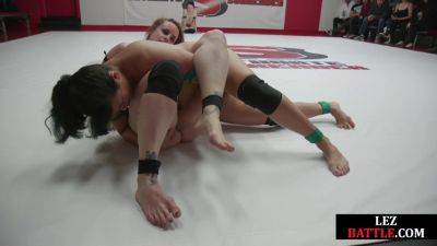 Wrestling public dykes fight on wrestling field for crowd on girlsporntube.one